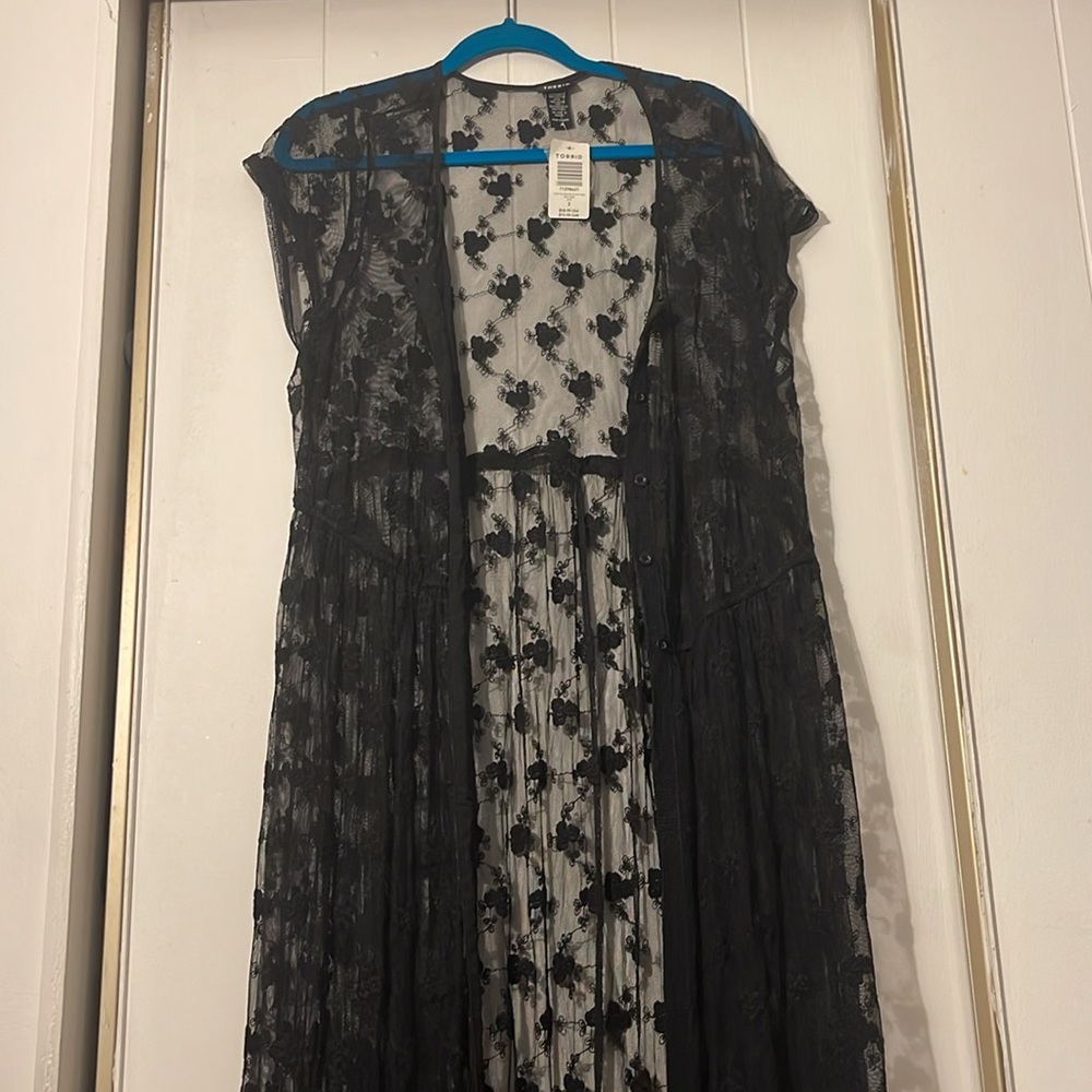 NWT TORRID Sheer Maxi Coverup Dress Cap sleeves Buttons Floral Pattern 3X Black